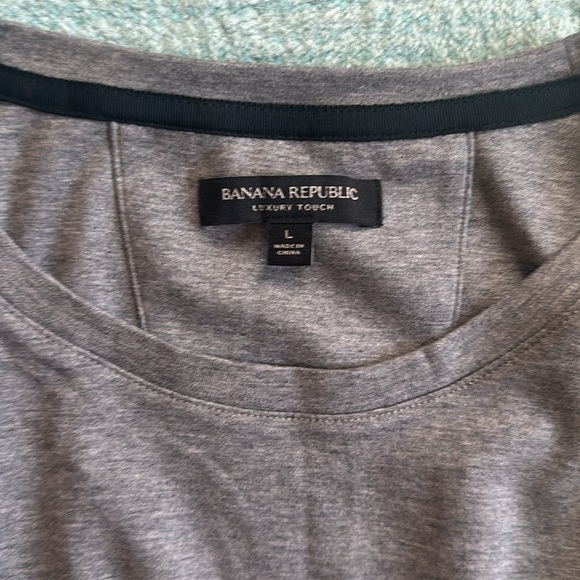 Banana Republic Luxury Touch Tee. Gray. Large. NWOT - Picture 3 of 3